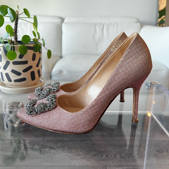 MANOLO BLAHNIK HANGISI PINK GLITTER TEXTILE STILETTO HEELS WITH CRYSTALS - Picture 2 of 10
